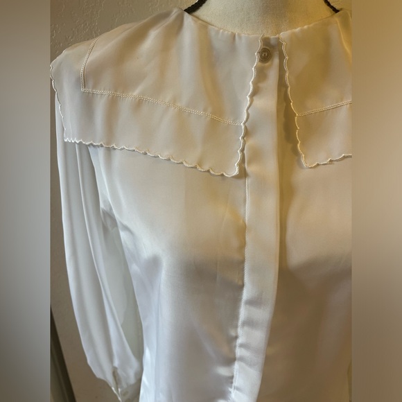 Vintage White Collared Button Down - Picture 2 of 6